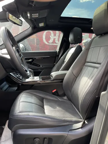 Range Rover Evoque 2023 Full Equipo