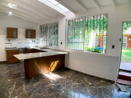 Imagen 8 de 30 de Venta Ph Tipo Casa Con Cochera Y Piscina Piñeyro