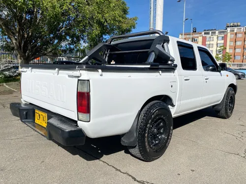 Nissan Frontier Np300 Mt 2.4 4x2