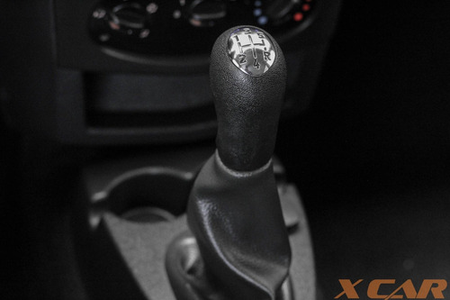 Renault Logan 1.0 Authentique 16v Flex Prata
