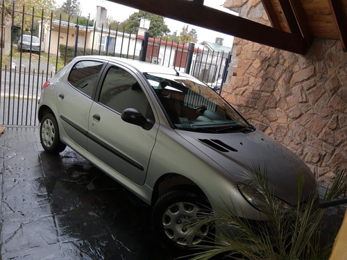 Imagen 5 de 13 de Peugeot 206 2011 1.4 Generation Plus 75cv