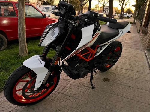 Imagen 11 de 14 de Ktm Duke 390