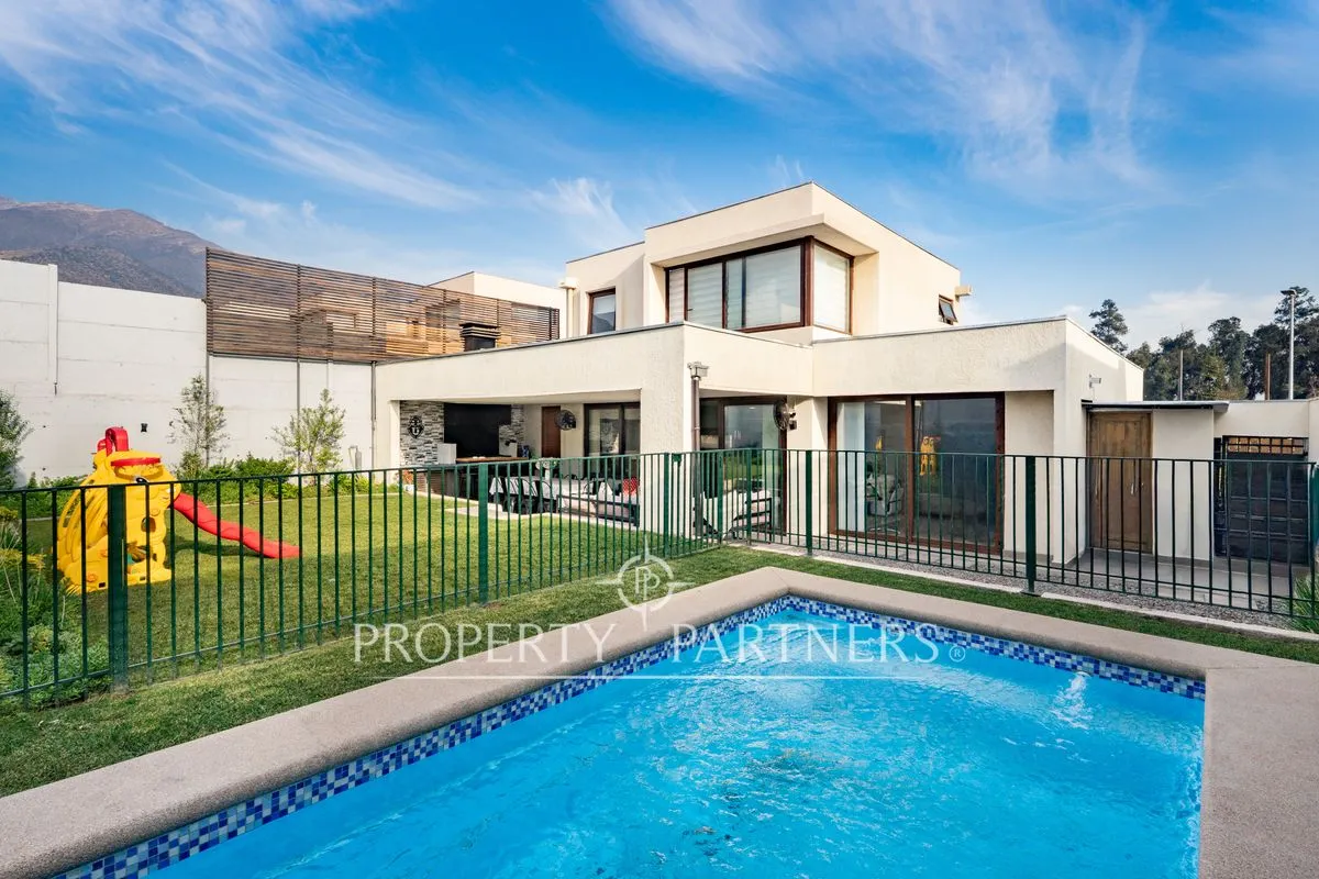 Imagen 1 de 30 de Venta De Casa En Condominio La Reserva, Peñalolén
