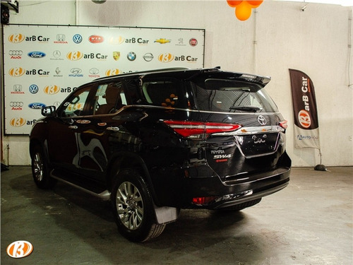 Imagem 3 de 14 de Toyota Hilux Sw4 2.8 D-4d Turbo Diesel Srx 7l 4x4 Automático