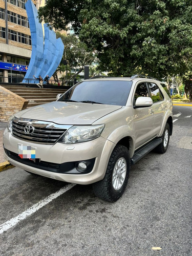 Toyota Fortuner 2013