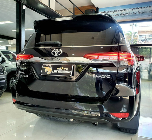 Imagem 6 de 15 de Toyota Hilux Sw4 2.8 Srx Diamond 4x4 7 Lugares 16v Turbo