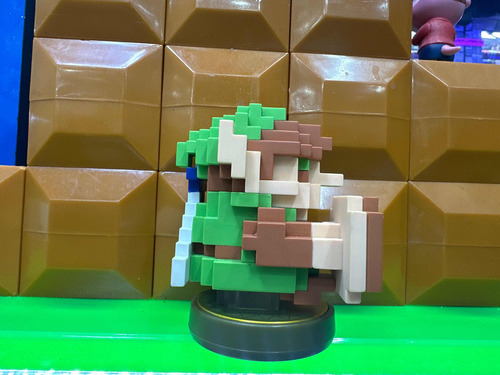 Link Pixelado Amiibo De Zelda 1 De Nintendo Original (Reacondicionado)