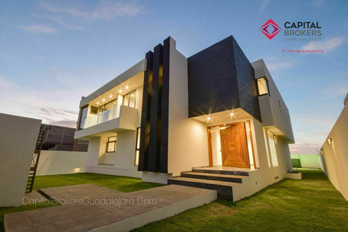 Mansión De Súper Lujo En Venta En Ayamonte Zapopan Zona Bajío Guadalajara