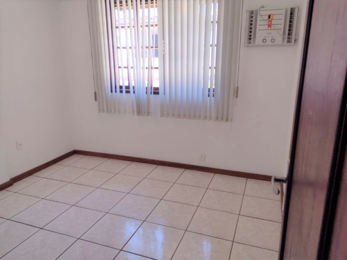 Imagem 13 de 19 de Condomínio Fechado- Duplex 3 Quartos 2 Vagas Cobertas (cobertura Zetaflex ) 1 Suíte 1 Banheiro Social 2 Lavabos Terraço Com Churrasqueira -melhor Do Bairro Direto Proprietário-imóvel Vazio