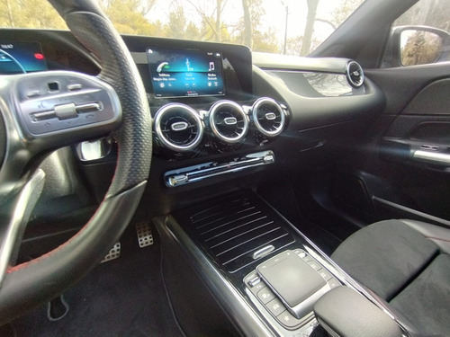 Imagen 17 de 23 de Mercedes Benz Gla 250 Amg