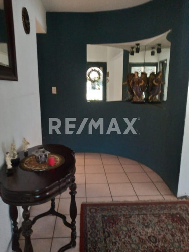 Casa En Avenida De La Rica En Villas Del Meson