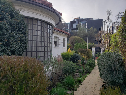 Gran Casa Esquina Ñuñoa! Excelente Ubicación Y Estado