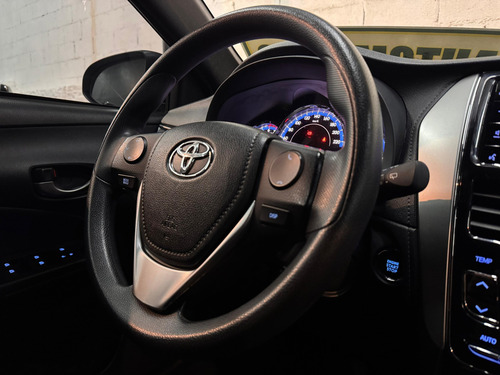 Toyota Yaris 1.3 16V FLEX XL PLUS TECH MULTIDRIVE