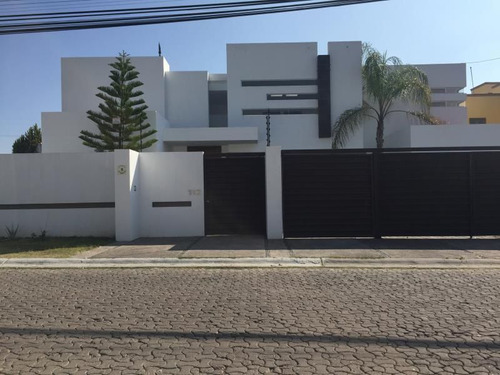 Se Vende Preciosa Residencia En Villas Del Mesón, 500 M2 Ter