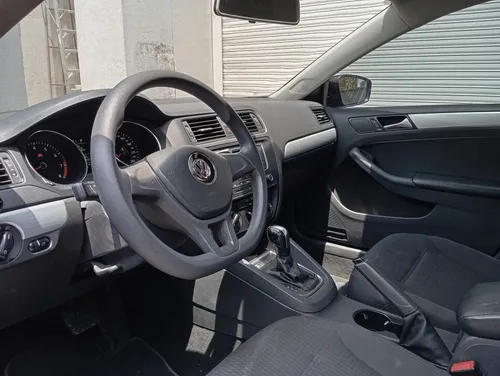 Volkswagen Jetta 2.0 Trendline Aut