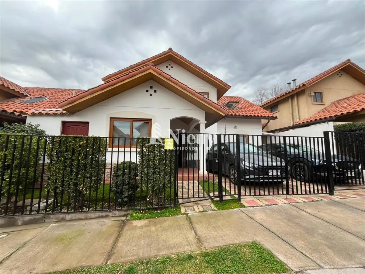 Imagen 1 de 21 de Casa En Venta De 4 Dorm. En Peñalolén Santiago