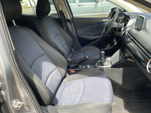 Imagen 14 de 15 de Mazda 2 2016 1.5 Mt