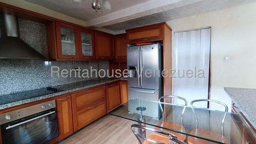 Hermosa Casa Con Excelentes Acabados, Ubicada En Una De Las Mejores, Zonas Del Trigal Norte, Cocina Equipada, Aires Acondicionados Y De Doble Nivel, Jardín Interno Con Jacuzzi, Balcón En La Habitación