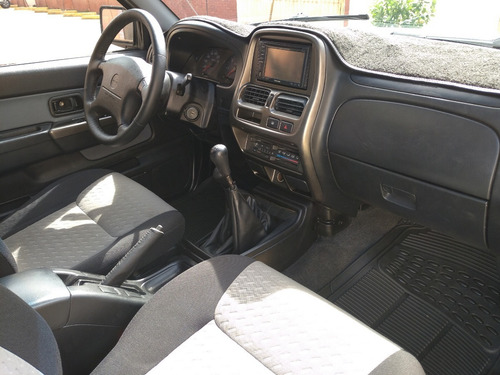 Imagen 13 de 18 de Nissan Frontier Diesel 4x4 - Sincronica