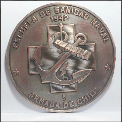 Chapa Escuela Sanidad Naval 1942 Armada De Chile -  010