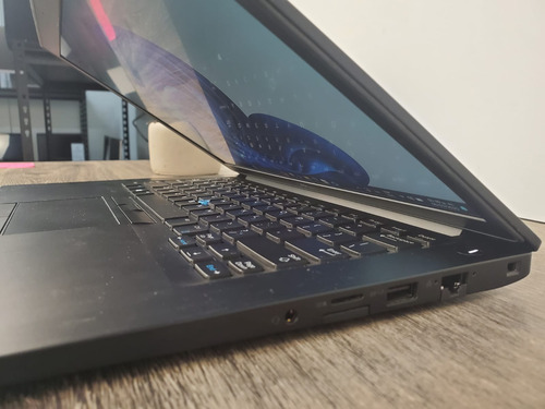 Laptop Core I7 8va Gen 16ram 480 Ssd Cargador (Reacondicionado)