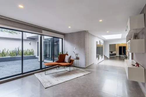 Casa En Venta En Calatrava. Cod V5907