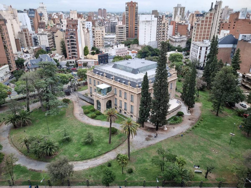 Semi Piso De Categoria Con Vistas Al Palacio Ferreyra