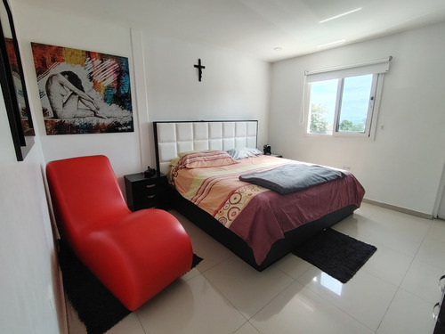 Moderna Casa En El Manzano, Emss
