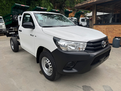 Toyota Hilux 2.8 Tdi Std Cab. Simples 4x4 2p