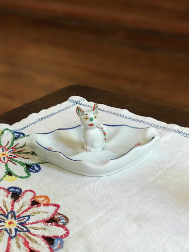 Antiguo Despojador Cenicero De Porcelana
