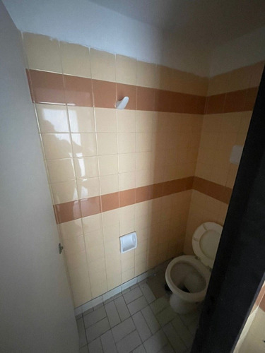 Imagen 18 de 19 de Venta Oficina 4 Despachos C Baño Y Terraza Propia
