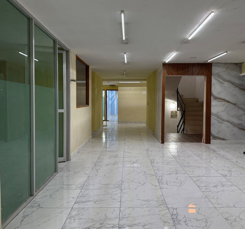 Ofinas Cerca De Av. Insurgentes Entre Metro Chilpancingo Y Metro Insurgentes