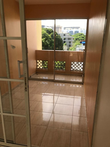 Apartamento De 2 Hab En Venta En Santo Domingo, Gazcue