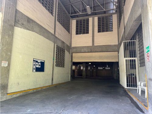 Se Vende Galpón 2132m2 Via Univ Santa Maria Petare 2128