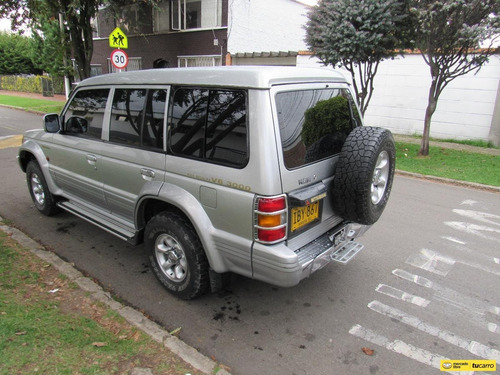 Imagen 3 de 25 de Mitsubishi Montero 3.0 V13 4x4