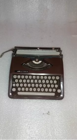 Máquina De Escribir Olivetti Lettera 82 Como Nueva