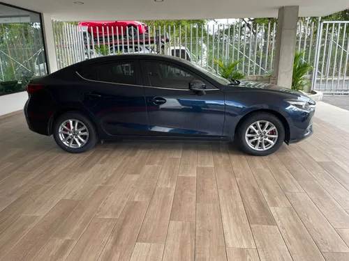 Mazda 3 Sedan 2.0L Touring MT