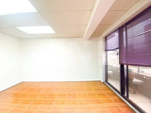 Venta Oficina  Metro P. Valdivia  2 Priv 2 Baños