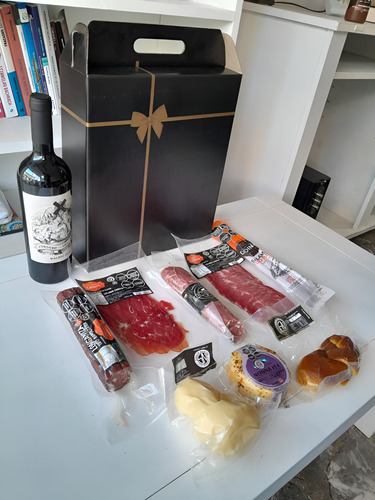 Regalo Box Caja Gourmet Picada Premium Fiambre, Queso, Vino