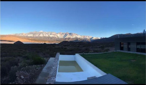Venta Casa B Privado Frente Al Dique Potrerillos.