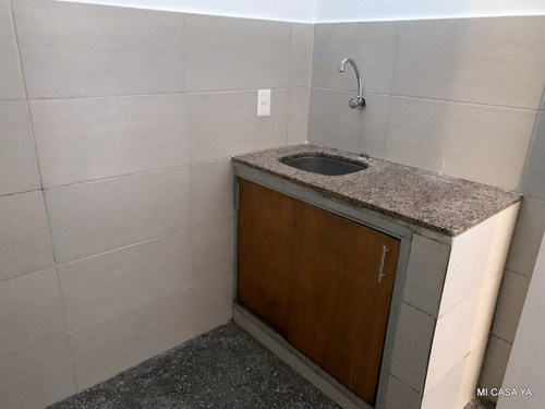 Imagen 13 de 16 de Venta Apartamento La Blanqueada 1 Dorm , Planta Baja, Patio Y Sin Gastos Comunes.