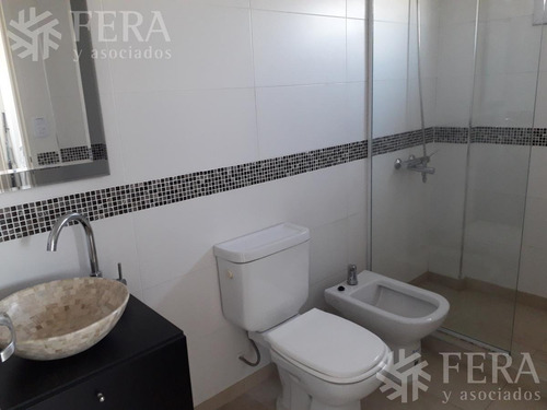Imagen 13 de 15 de Venta De Amplio Departamento 3 Ambientes En Quilmes (25952)