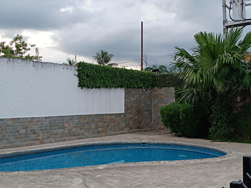 Leandro Araque Inzitu Realtors Vende Townhouse Amoblado En Residencias Mucubají Naguanagua Urb. Guayabal