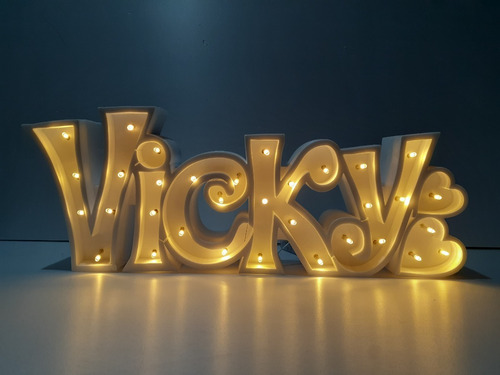 Imagen 2 de 8 de Nombres Iluminados 6 Letras 30 Cm Tu Nombre Polyfan Luces