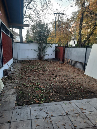Se Vende Gran Casa 8 /d 4/b Comuna De Ñuñoa