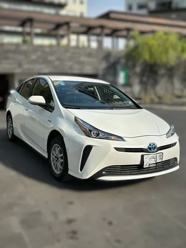 Toyota Prius HYBRID BASE 1.8