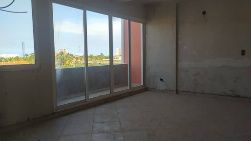 Imagen 7 de 15 de Century 21 Vende Excelente Townhouse