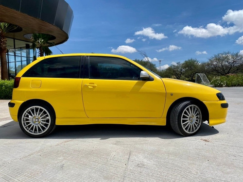 Imagen 2 de 13 de Seat Ibiza Sport Surf