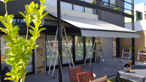 Toldo 1/2 Mts Lona Acrílica Brazos Invisibles Rebatibles