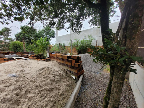 Imagem 5 de 17 de Pavilhão Pra Alugar Com Muros 02 Banheiros E Área Externa Em Santa Maria - 8743